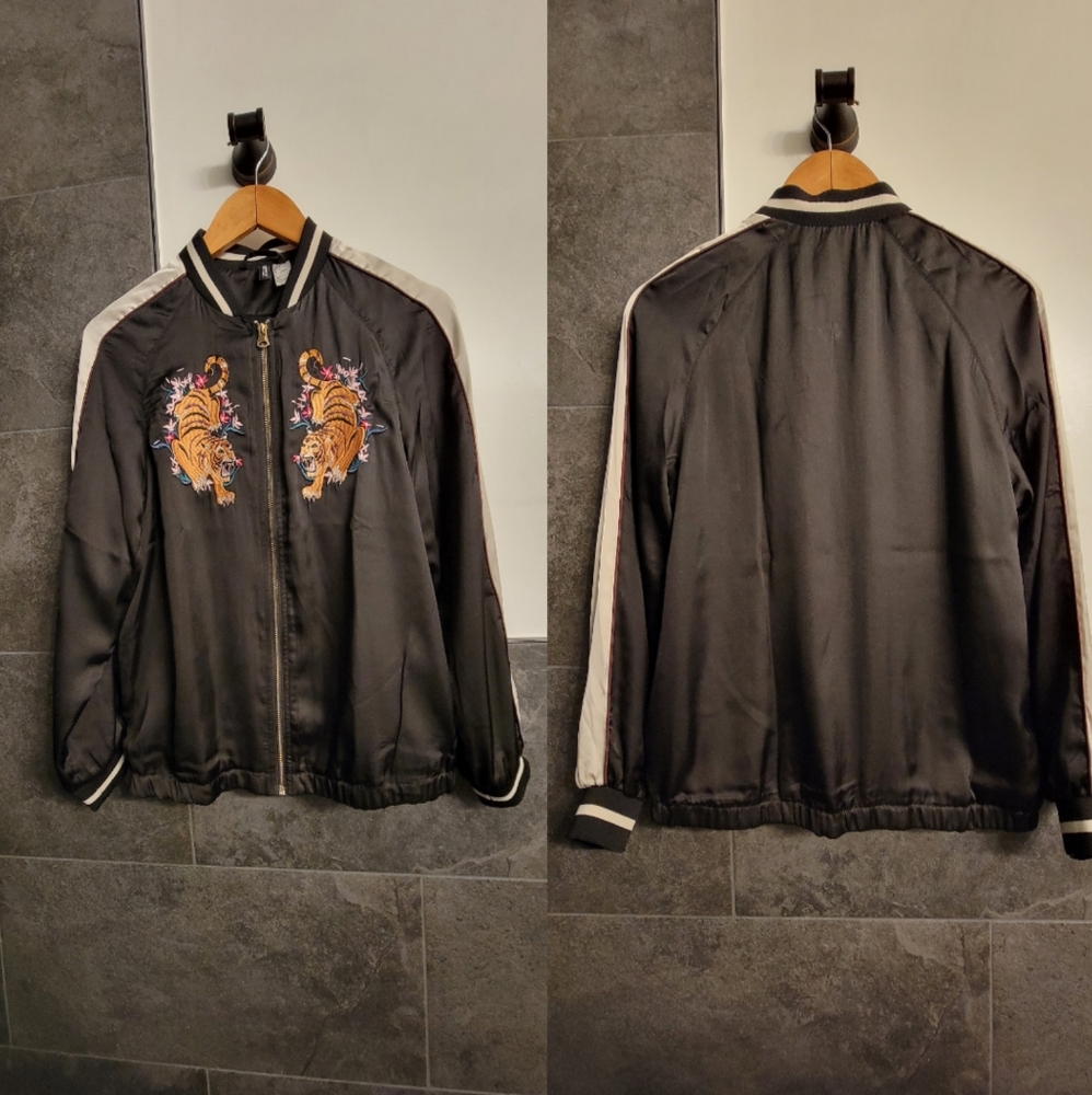 H&M Divided Tiger Bomber Jacket. Size 4.